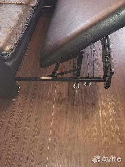 Кожаный угловой диван бу