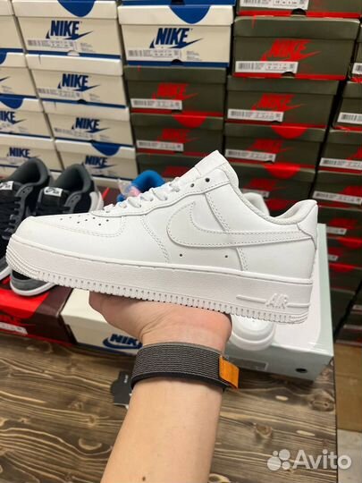 Кроссовки Nike Air Force: Городской стиль