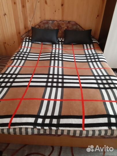 Кровать двухспальная с матрасом бу 160 200