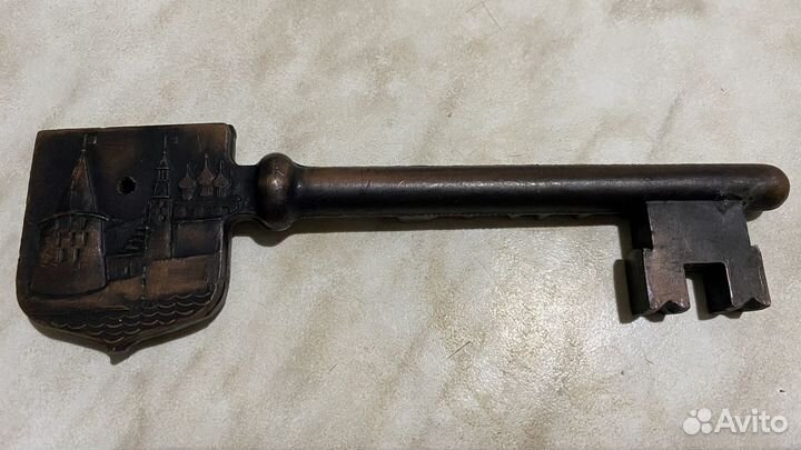 Сувенирный ключ Город Псков