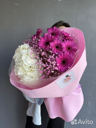 Букеты сборные с гортензиями и розами с доставкой