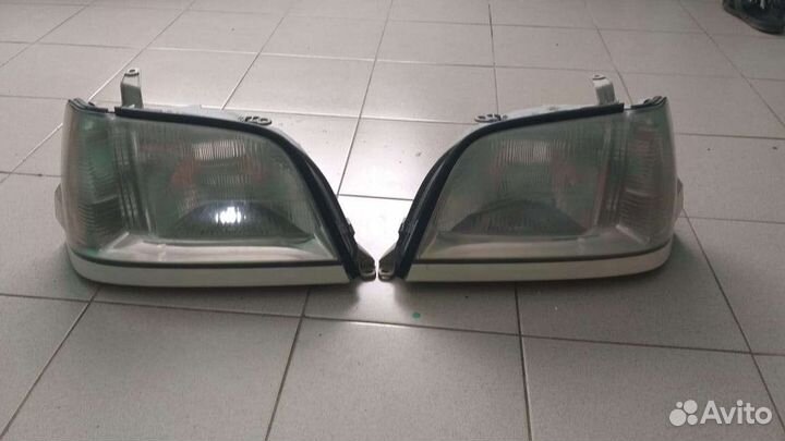 Toyota Crown фары
