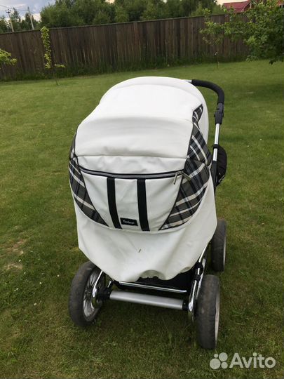 Прогулочная коляска Emmaljunga City Cross (Швеция)