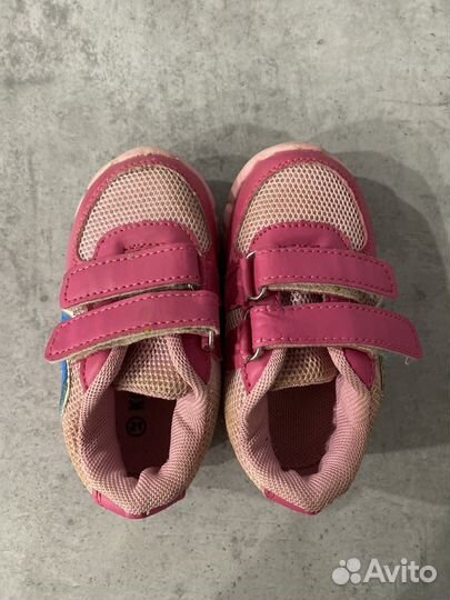 Кроссовки на девочку