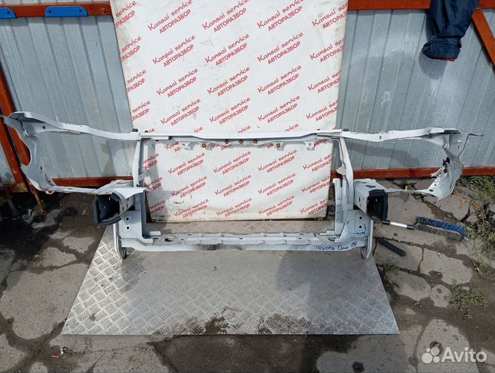 Рамка радиатора Toyota Opa