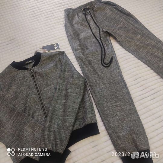 Спортивный костюм женский