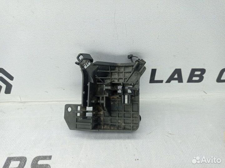 Кронштейн лямбды-зонд Audi A4 B8 caga 2.0 TDI 2009