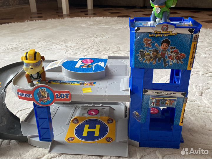 Трек,база Щенячий патруль и два щенка