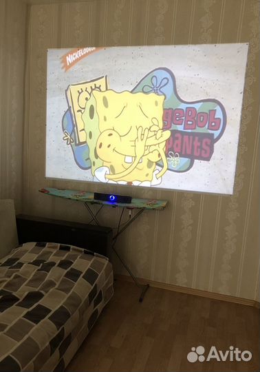 Мультимедийный проектор