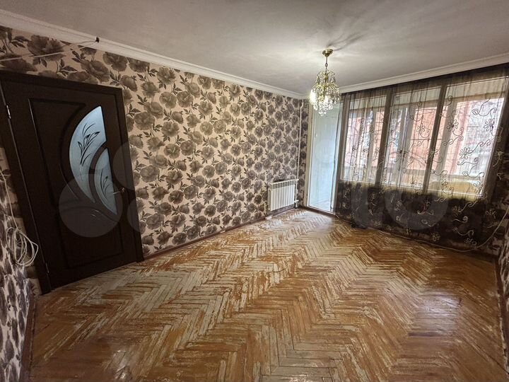 2-к. квартира, 43 м², 2/5 эт.