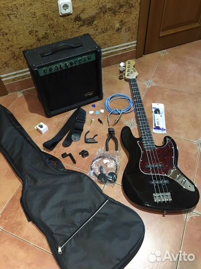 Бас-гитара Jazz Bass Irin комбо Stagg 20W и набор