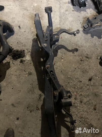 Балка подрамник задняя Volkswagen Passat B6