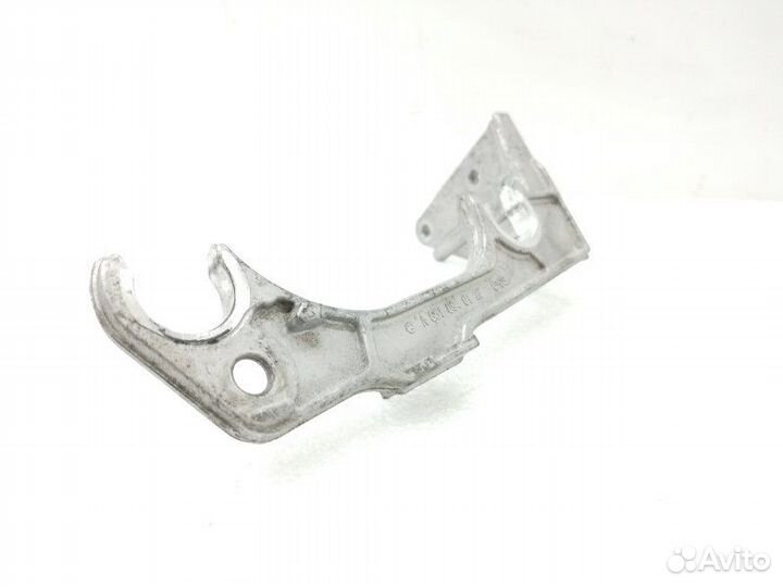 Кронштейн корпуса воздушного фильтра Mercedes-Benz