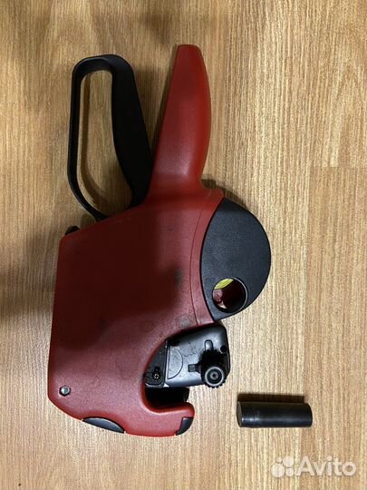 Этикет пистолет