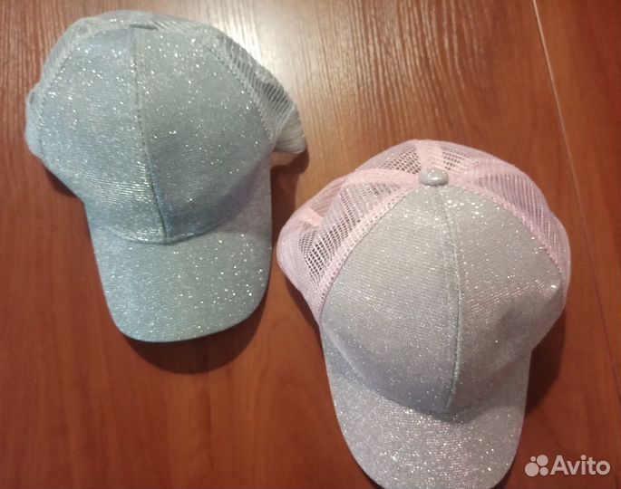 Кепки новые для девочки