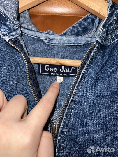 Джинсовая куртка gee jay 38 размер