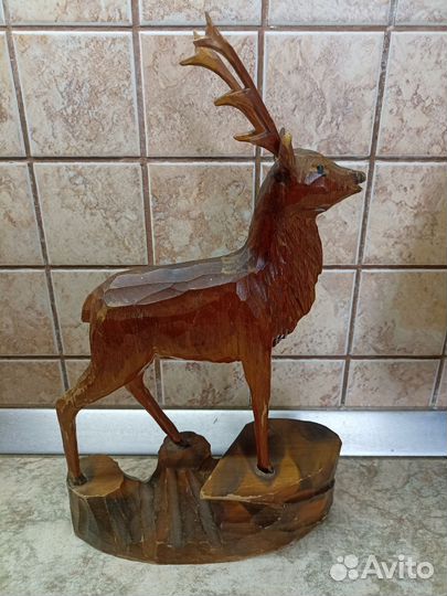 Статуэтка из дерева