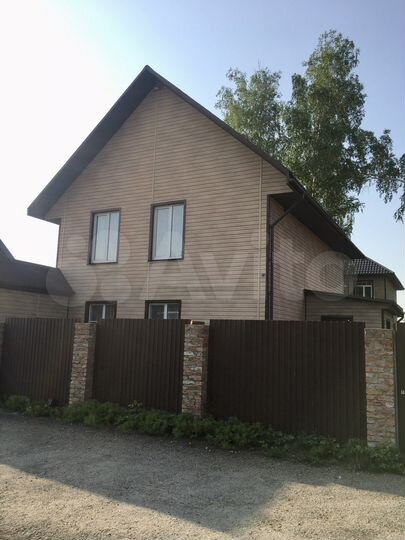 Дом 215 м² на участке 6,8 сот.