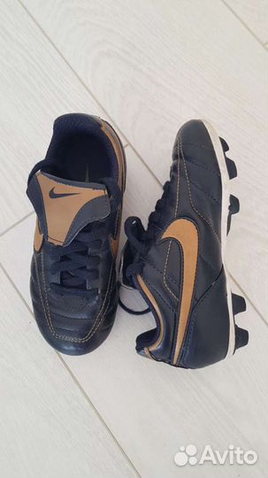 Детские кожаные футбольные бутсы Nike р.27