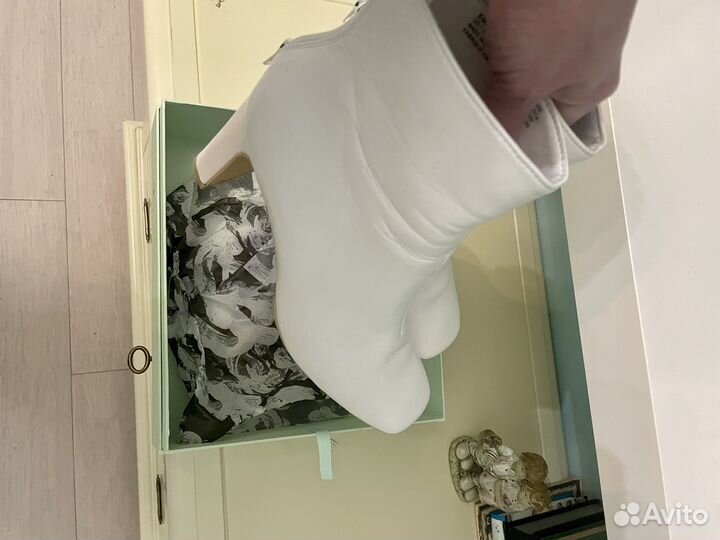 Полусапоги женские,ботинки,белые 38р почти новые