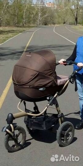 Коляска трехколесная