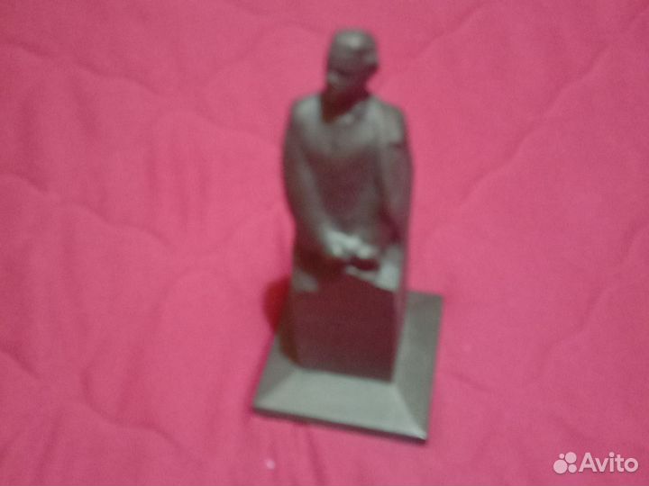 Бронзовая статуэтка СССР