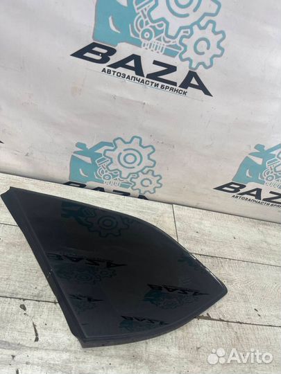 Форточка заднего левого крыла Renault Kaptur