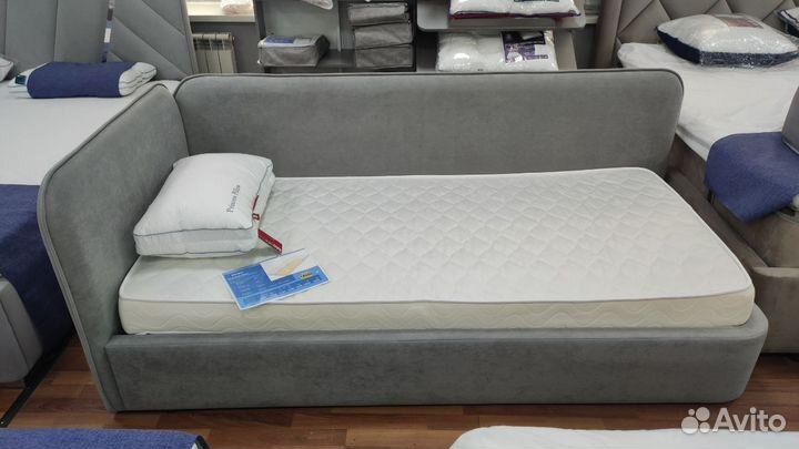 Кровать угловая с матрасом