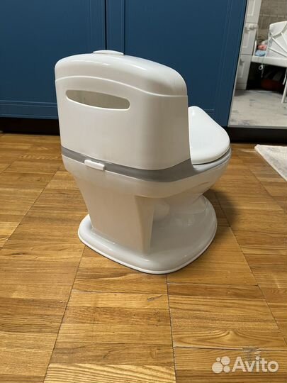 Детский горшок в виде унитаза