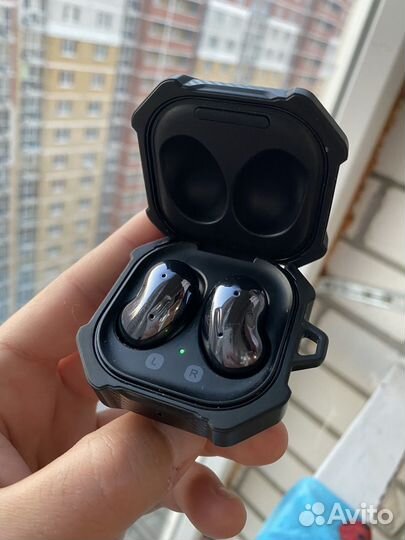 Беспроводные наушники Samsung Galaxy buds live