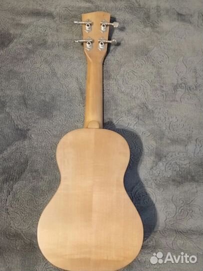 Гитара укулеле