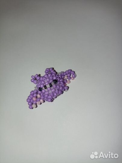 Летучий мышь из бисера круглая