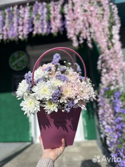 Цветы в корзине 