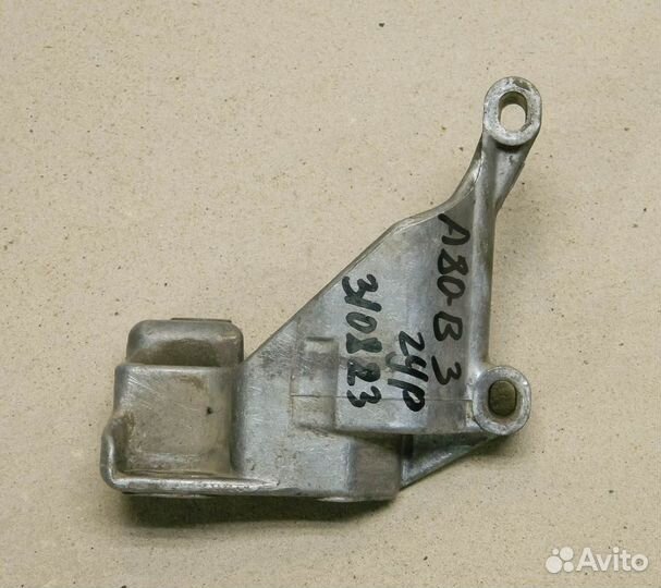 Кронштейн гур Audi 80 B3 1.8