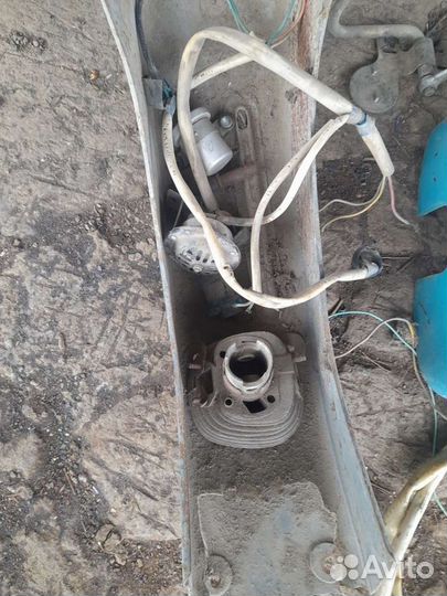 Запчасти от моторолера Электрон