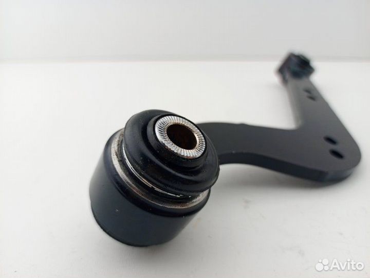 Рычаг подвески верхний задний левый Toyota Rav4