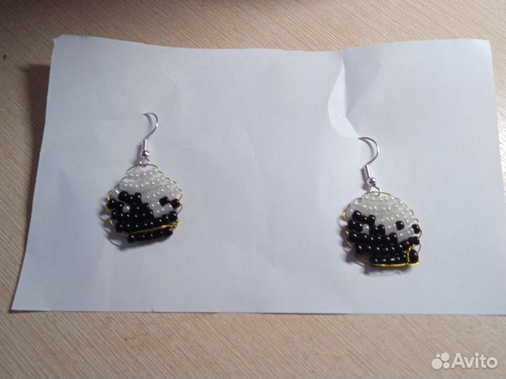 Серёжки инь-янь из бисера