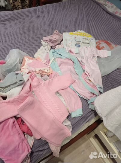 Отдам вещи на новорожденную девочку