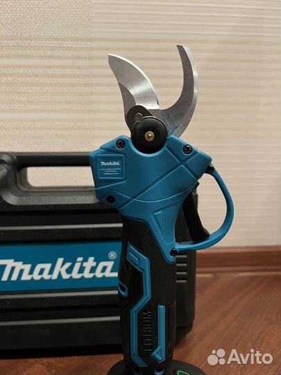 Секатор Makita аккумуляторный