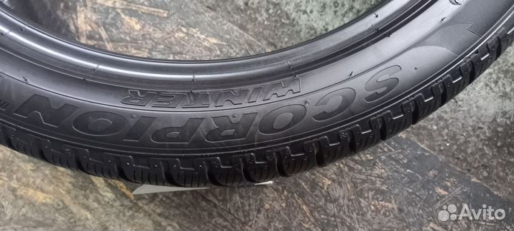 Pirelli Scorpion Winter 275/40 R21 107V