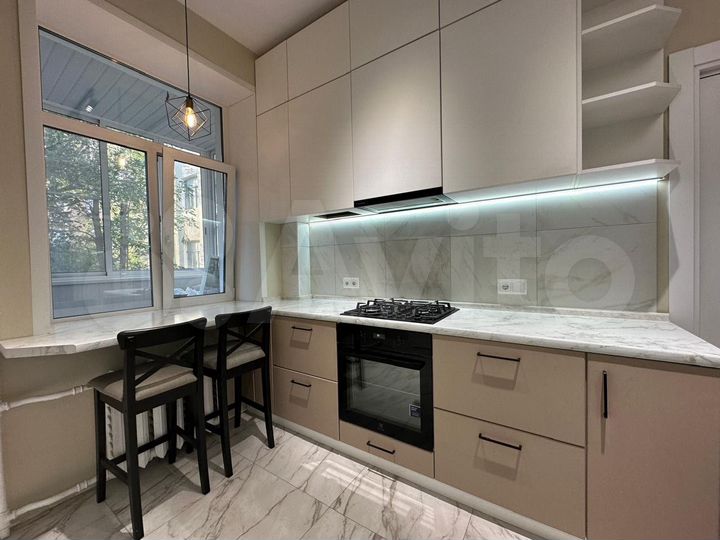 3-к. квартира, 87 м², 2/4 эт.