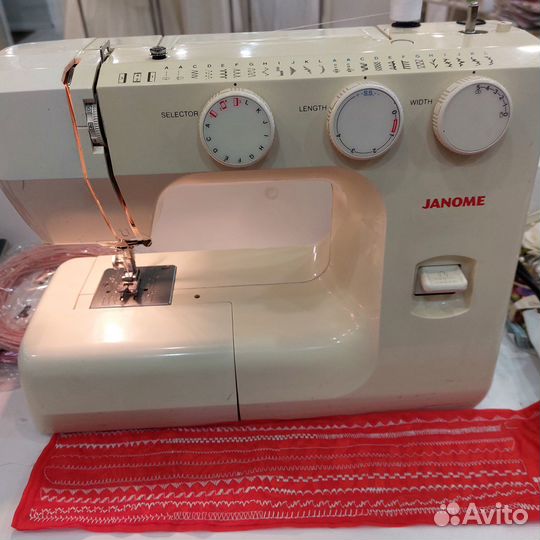 Швейная машинка janome