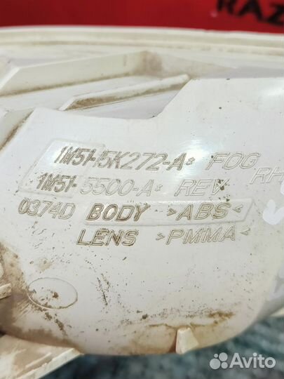 Фонарь правый в бампер Ford Focus I хэтчбек