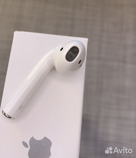 Airpods 2 оригинал, с дефектом