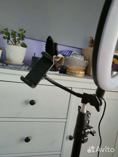 Кольцевая лампа со штативом