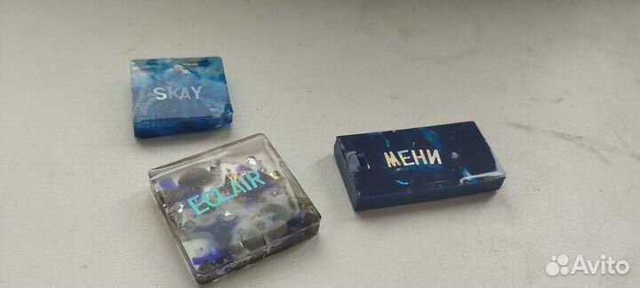 Адресники из эпоксидной смолы на заказ