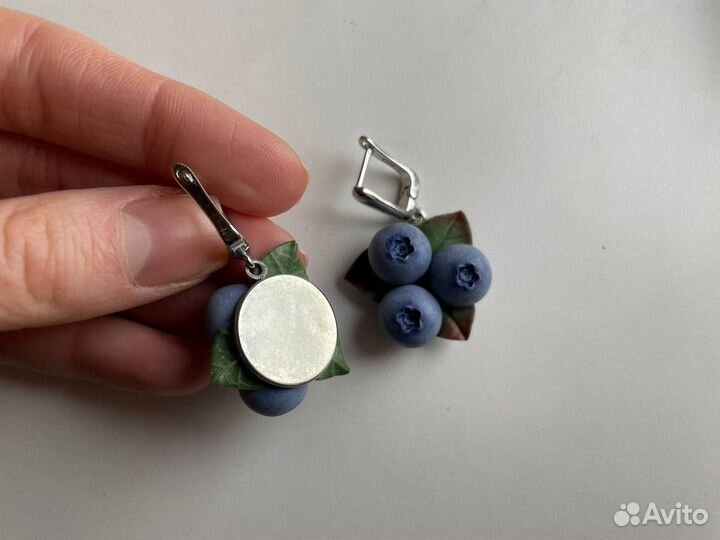 Серьги из полимерной глины Голубика