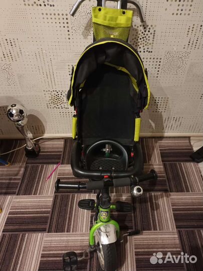 Детский велосипед с ручкой