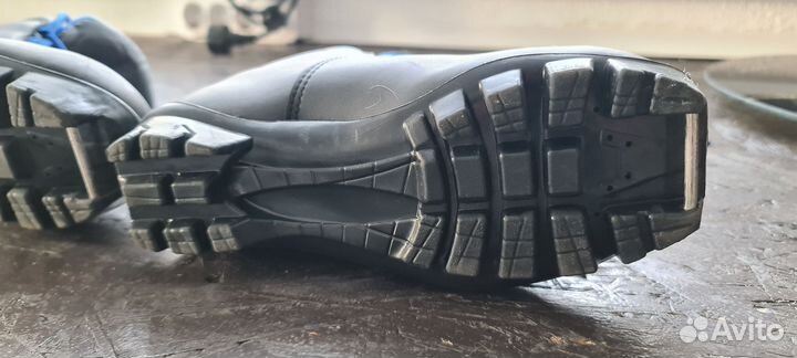 Лыжные ботинки детские 34 размер