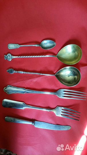 Старинные столовые приборы из серебра